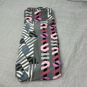 Lularoe women’s one size (small-large) gray pink white leggings